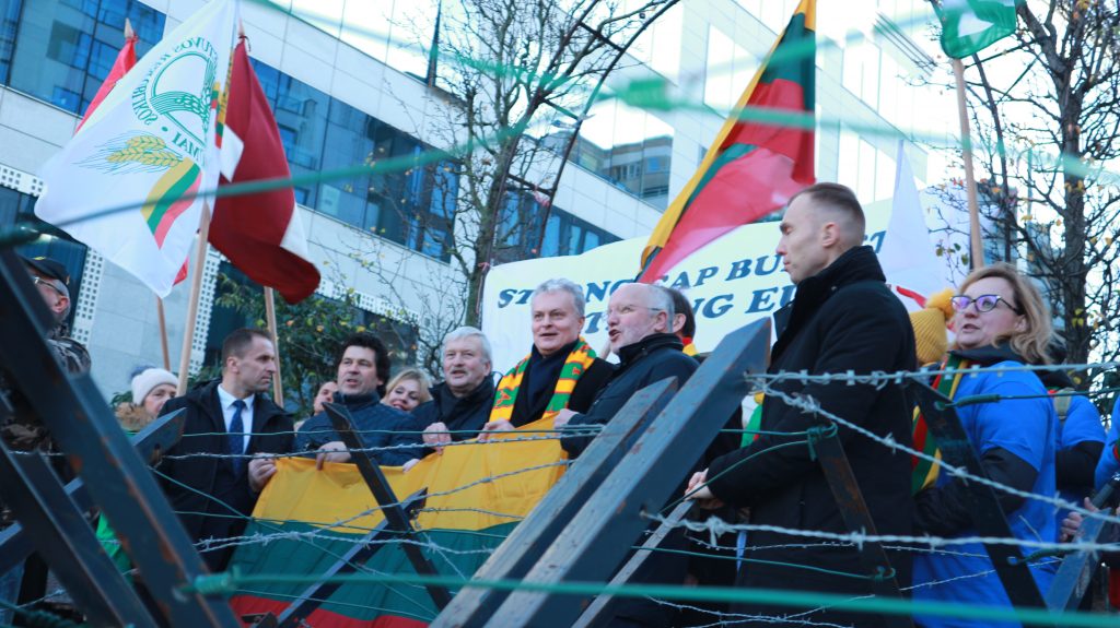 Juozas Olekas bei Gitanas Nausėda Baltijos bei Balkanų šalių žemdirbių proteste Briuselyje prieš Europos Vadovų tarybos susitikimą.